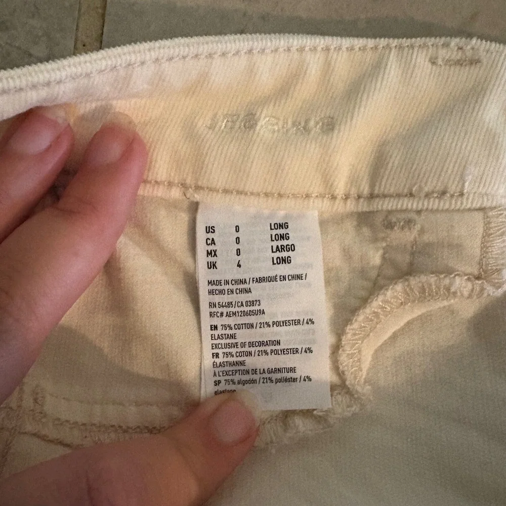 American Eagle White Corduroy 360°‎ Super Stretch Jegging Pants (Women 0 Long)